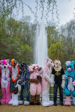Volkspark Friedrichshain, Berlin, Almanya - 14 Nisan 2018: Berlin 'deki Volkspark Friedrichshain' de Avrupa kürklü yürüyüşü