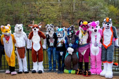 Volkspark Friedrichshain, Berlin, Almanya - 14 Nisan 2018: Berlin 'deki Volkspark Friedrichshain' de Avrupa kürklü yürüyüşü