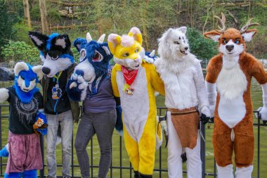 Volkspark Friedrichshain, Berlin, Almanya - 14 Nisan 2018: Berlin 'deki Volkspark Friedrichshain' de Avrupa kürklü yürüyüşü