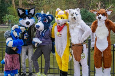 Volkspark Friedrichshain, Berlin, Almanya - 14 Nisan 2018: Berlin 'deki Volkspark Friedrichshain' de Avrupa kürklü yürüyüşü