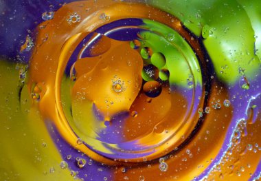 Uzay ya da gezegenler evren soyut arka plan. Soyut molekül atom yapılandırması. Su kabarcıkları. Makro hava ya da molekül atışı. Biyoloji, fizikçilik ya da soyut kimya. Çok renkli bir arkaplanda suda yağ