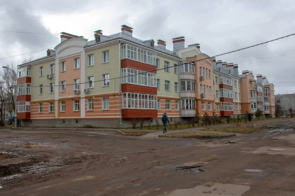 New Brick Apartment Building Old Dirt Road — Stock Photo, Image