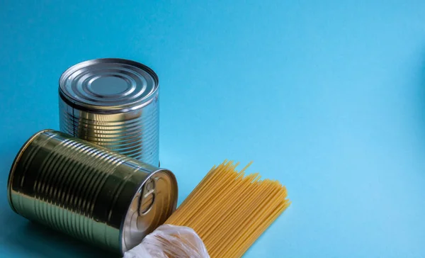 Consegna Domicilio Dei Prodotti Aiutare Persone Durante Una Pandemia Spaghetti — Foto Stock