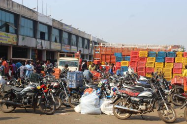 Tipik bir Hint sebze pazarı.