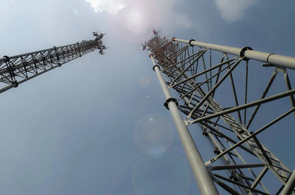 Mât Télécommunication Antennes Technologie Sans Fil Avec Ciel Bleu Matin — Photo