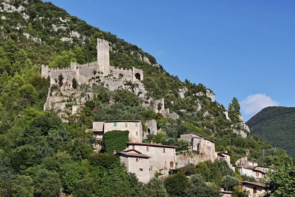 Ferentillo; i ruderi della fortezza del Precetto — Foto Stock