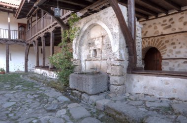 Eski vintage taş çeşme