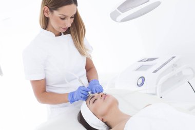 Microdermobrasion.Skin bakım.