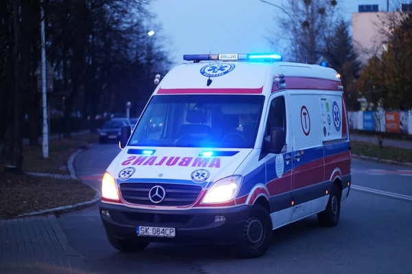Katowice Polonia Novembre 2019 Ambulanza Segnale Salvera Vita — Foto Stock