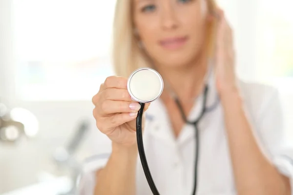 Close Stethoscope Holding Young General Practitioner — Stock Photo, Image