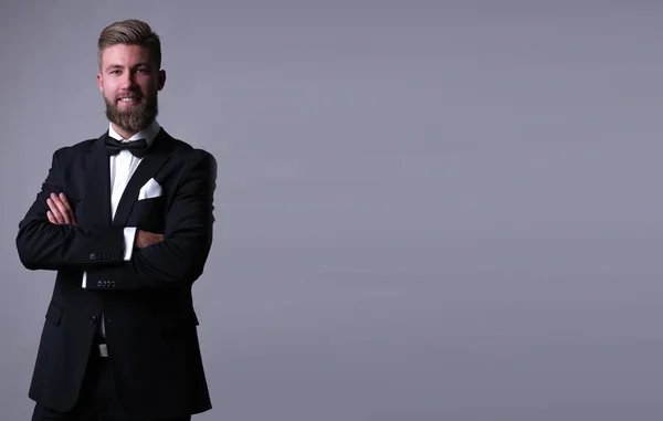 Porträt Eines Eleganten Mannes Mit Bart Schwarzen Klassischen Anzug — Stockfoto