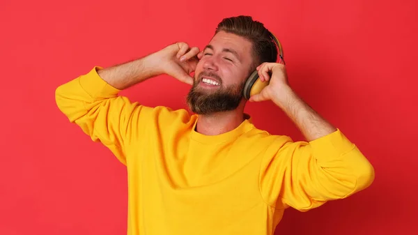 Young Man Headphones Isa Dancing Music Music Big Passion — ストック写真