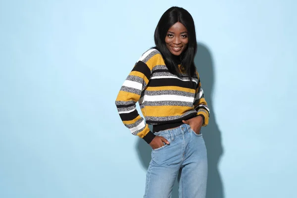 Fashion Model Strike Pose Wearing Nice Striped Colorful Sweater — Stok fotoğraf
