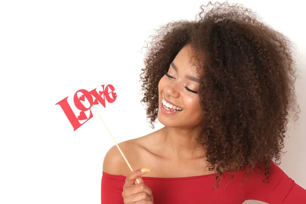 Krásná Afro Americká Žena Červené Halence Držet Love Připravena Valentines — Stock fotografie