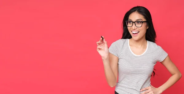 Hermosa Elegante Asiática Estudiante Sonriendo Cámara — Foto de Stock