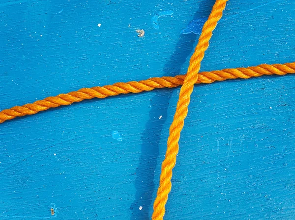 Cruz de laranja em madeira — Fotografia de Stock