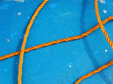 Dört portakal kordonlar