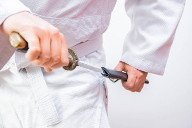 Japon katana samuray kılıçlı adam.