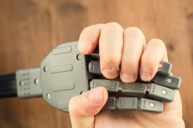 robot ve insan karşılıklı