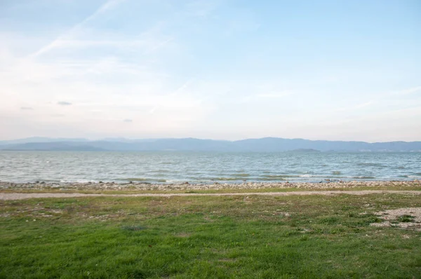 güneşli bir günde güzel Trasimeno Gölü