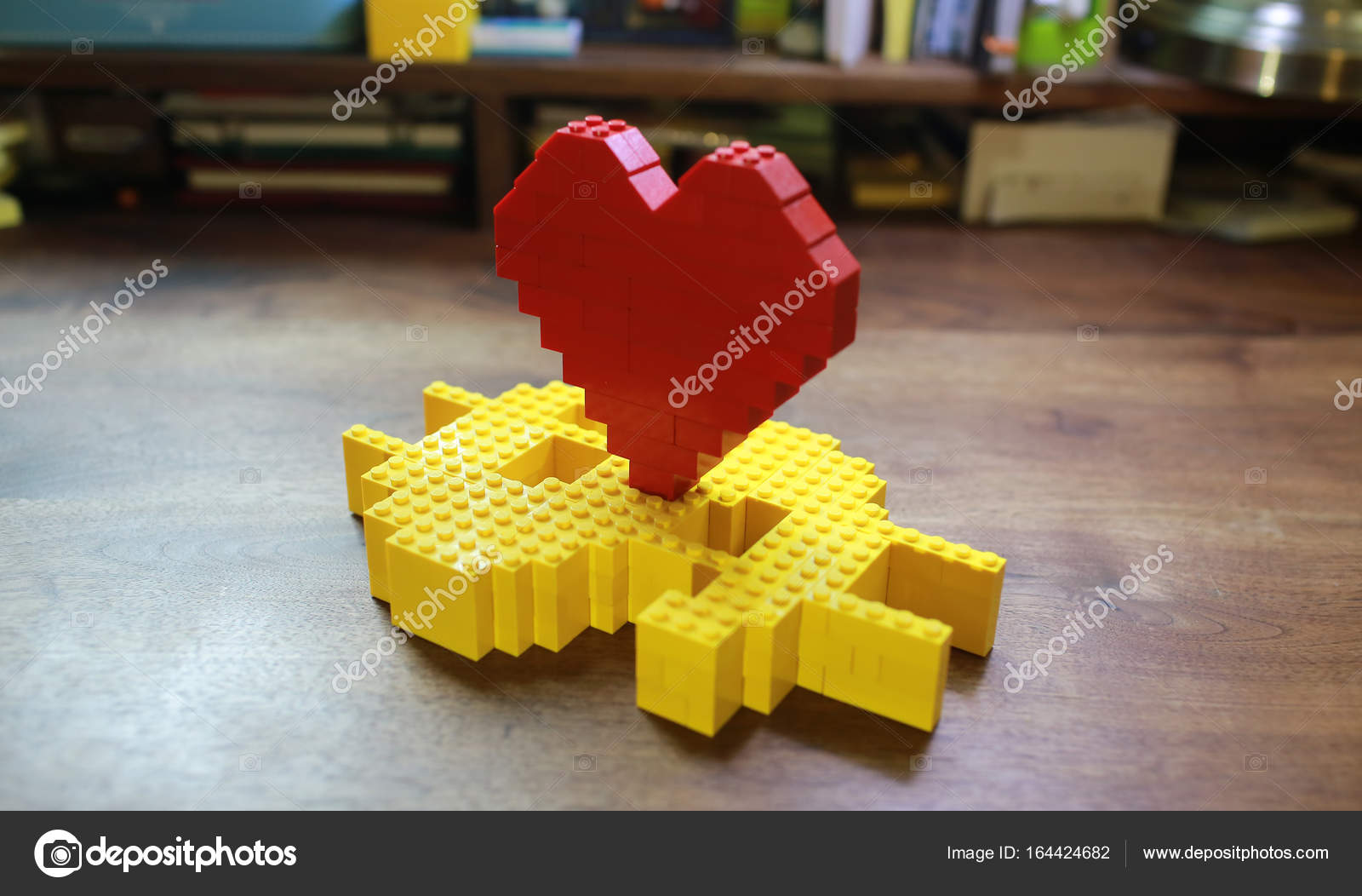 乐高的心和美元符号—— 库存社论照片© lewistse #164424682