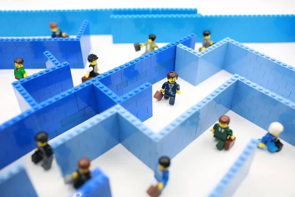 Lego Labirent nasıl hayatta kalmak için