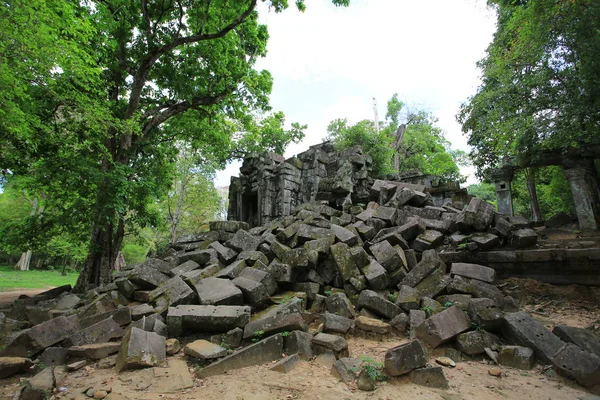 Angkor wat yakınındaki BEng Mealea — Stok fotoğraf
