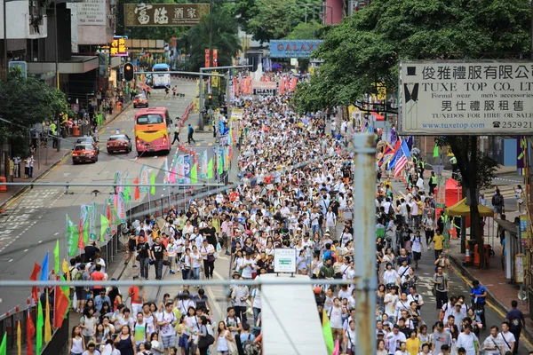 Manifestation populaire dans la rue en juillet 1 214 — Photo