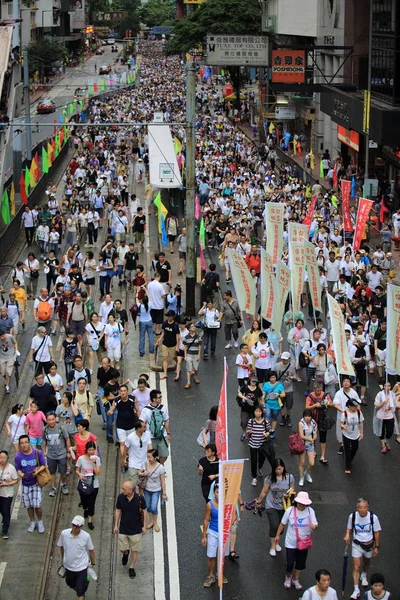 1 Temmuz 214 sokakta insanlar protesto