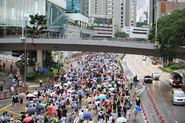 Manifestation dans la rue à hong kong le 1er juillet 2014 — Photo