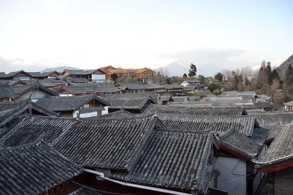 Tetto della casa cinese nello Yunnan, Lijiang — Foto Stock