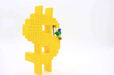 lego tuğla ve minifigure