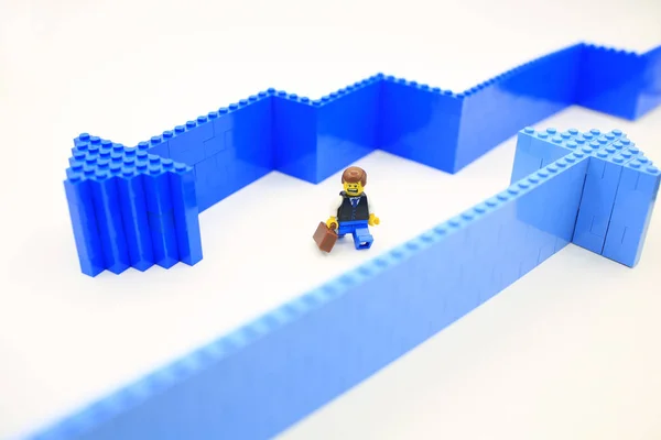 Цегли LEGO і minifigure — стокове фото