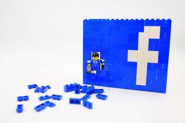 facebook adam kırık