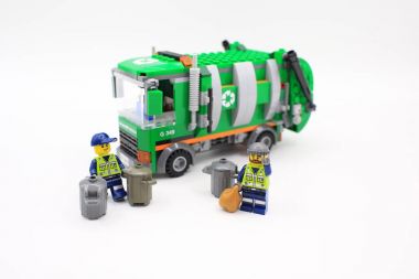 Lego minifigure farklı poz ile