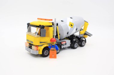 Lego işçi ve araba