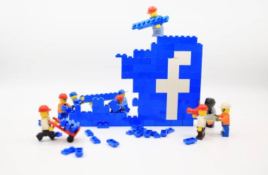 Facebook alt yapı yeniden
