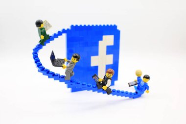 lego facebook adamı
