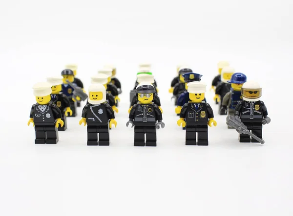 Lego minifigure con posa diversa — Foto Stock