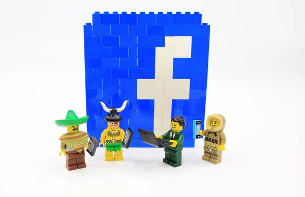 Olika facebook-användare — Stockfoto