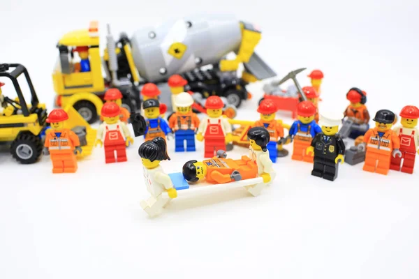 Lego ajudante acidente local de construção — Fotografia de Stock