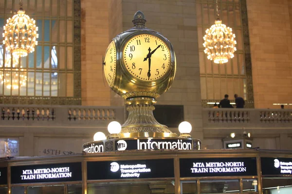 Grand central terminal klok — Stockfoto