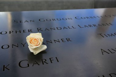 New York'ta bir Dünya Ticaret Merkezi yakınındaki Havuzu