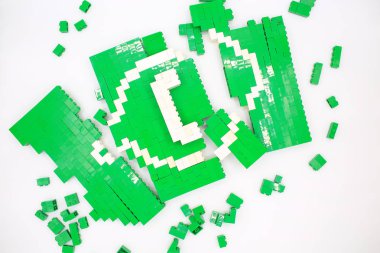 Hong Kong; Jan 2 2018: lego minifigure hong Kong şehir lego seti ile. Legos popüler bir çizgi vardır ama Danimarka Lego Group tarafından üretilen plastik inşaat oyuncaklar