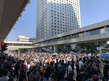 Merkez / Hong Kong - 13 Kasım 2019: Protestocu merkezde 