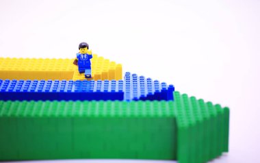 farklı renkte indeks ok grafiği