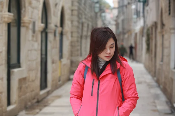 Cool Meisje Aziatische Reizen Dubrovnik Oude Stad Winter — Stockfoto
