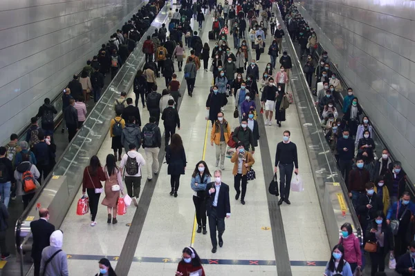 Hong Kong Feberary 2020 People Wears Mask China Confirm 302 — Stock Photo, Image