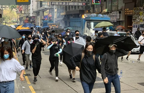 Χονγκ Κονγκ Ιανουαρίου 2020 Άνθρωποι Περιμένουν Για Μάσκα Μετά Watsons — Φωτογραφία Αρχείου
