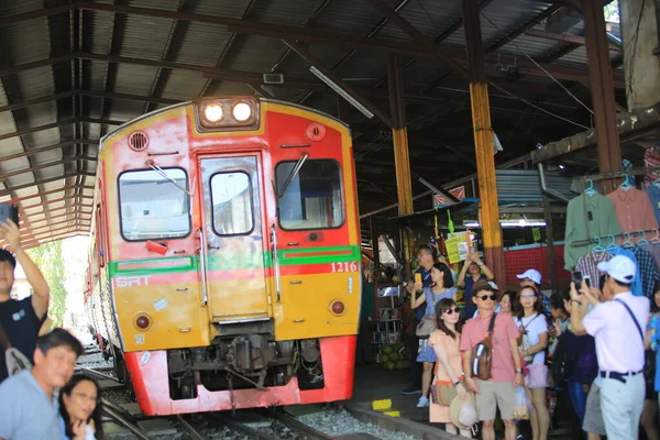 Bangkok Thailandia Dicembre 2019 Mercato Ferroviario Mae Klong Uno Dei — Foto Stock